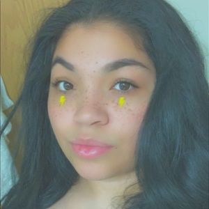 Meet your Posher, Odalis